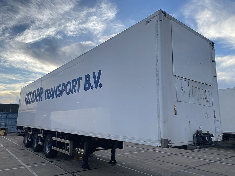 Pacton R3-001 2X STEER AXLE LIFT - Closed box semi-trailer: picture 3 Pacton R3-001 2X STEER AXLE LIFT - Closed box semi-trailer: picture 3