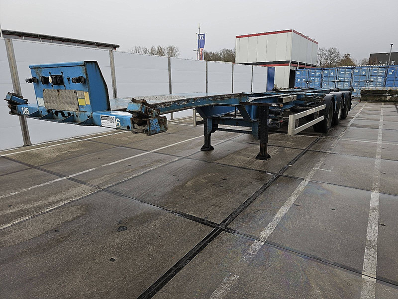 Renders CHASSIS - Container transporter/ Swap body semi-trailer: picture 1 Renders CHASSIS - Container transporter/ Swap body semi-trailer: picture 1