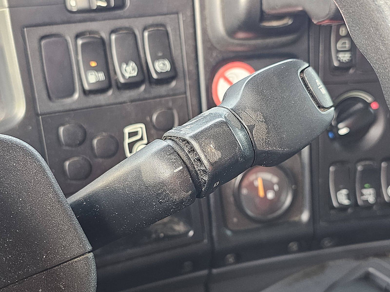 Refrigerated truck Scania P230: picture 13