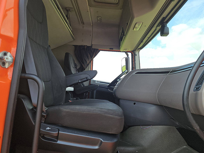 Tractor unit DAF XF 450 SPACECAB: picture 7