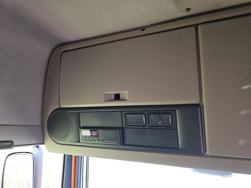 Tractor unit DAF XF 450 SPACECAB: picture 10