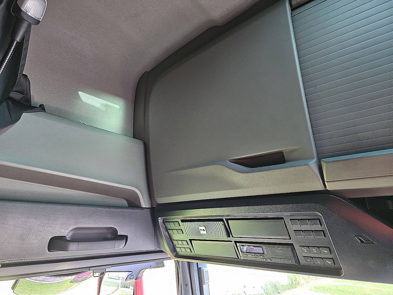 Tractor unit MAN 18.470 TGX GX RETARDER 2X TANK: picture 10