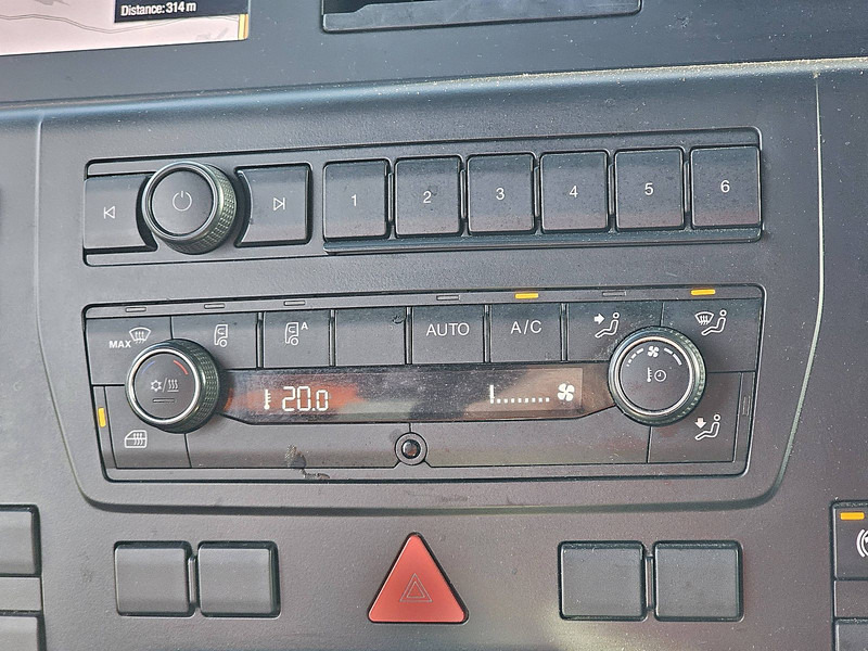 Tractor unit MAN 18.470 TGX GX RETARDER 2X TANK: picture 13