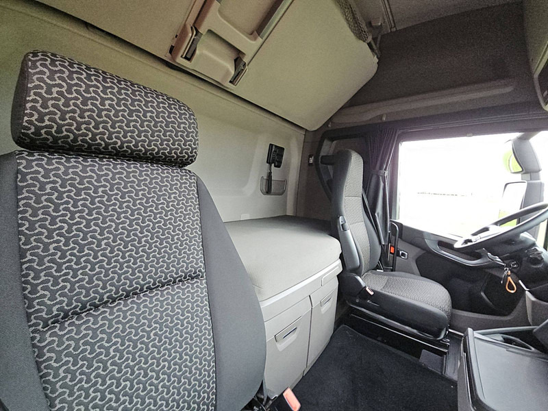 Tractor unit Scania S450 RETARDER 2X TANK: picture 15