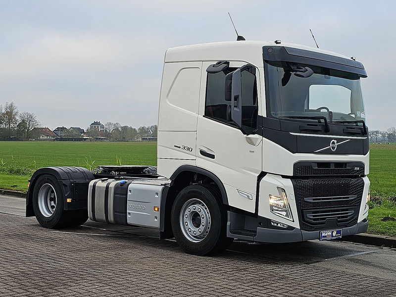 Tractor unit Volvo FM 330 3000 KM LIKE NEW!!: picture 5