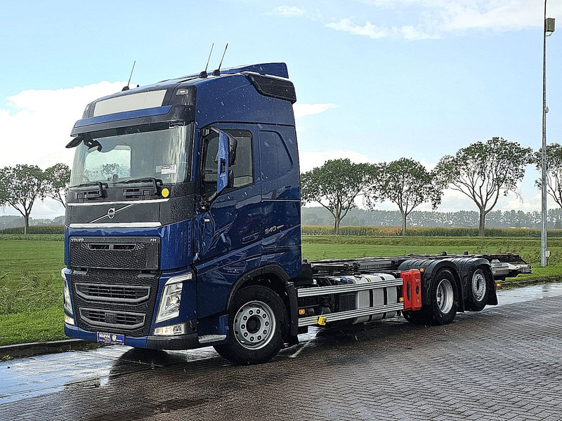 Volvo FH 540 - Container transporter/ Swap body truck: picture 2 Volvo FH 540 - Container transporter/ Swap body truck: picture 2