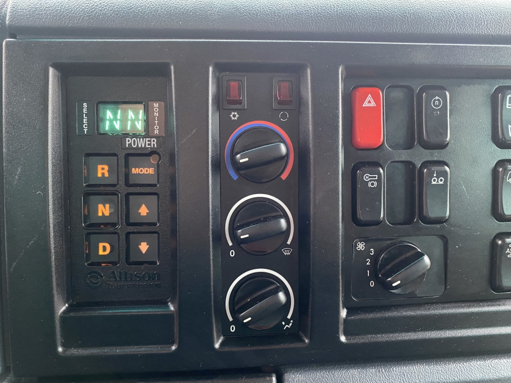 Mercedes-Benz Econic 2633 PLATZ Mülltonnenwaschanlage - Refuse truck: picture 2 Mercedes-Benz Econic 2633 PLATZ Mülltonnenwaschanlage - Refuse truck: picture 2