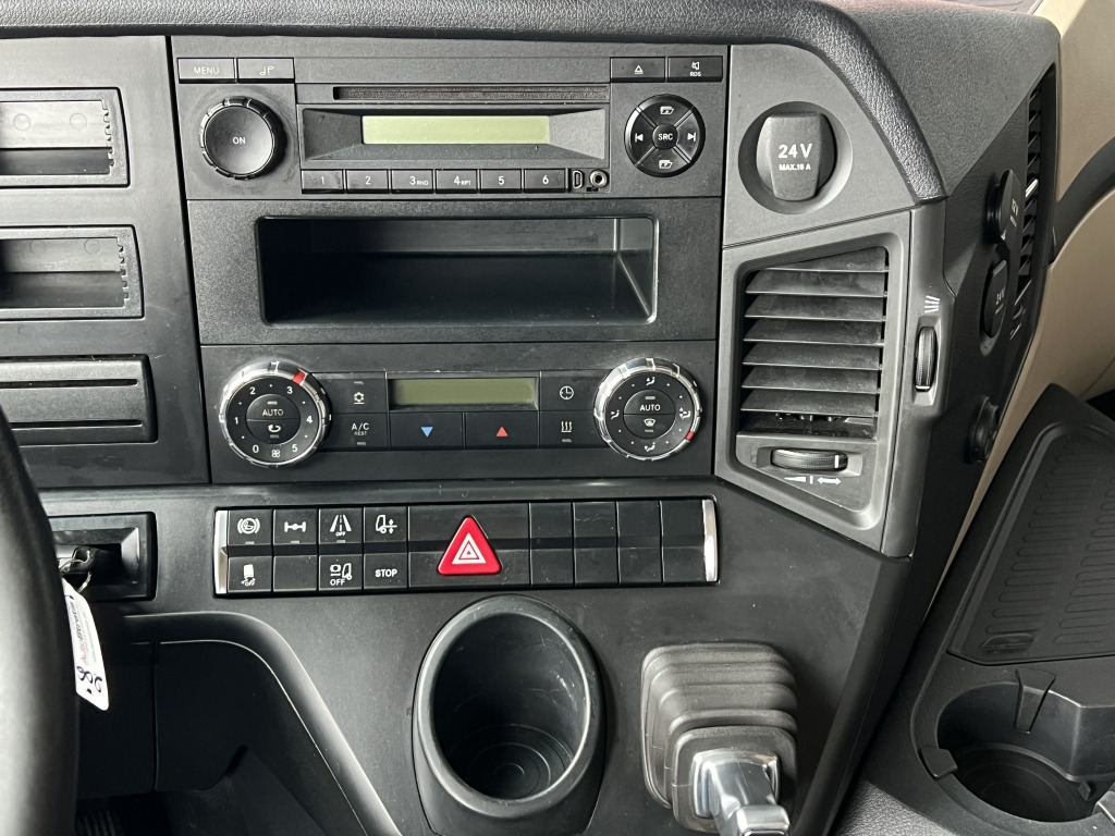 Mercedes-Benz Actros 1843 Klima Retarder ACC-Abstandstempomat - Tractor unit: picture 3 Mercedes-Benz Actros 1843 Klima Retarder ACC-Abstandstempomat - Tractor unit: picture 3
