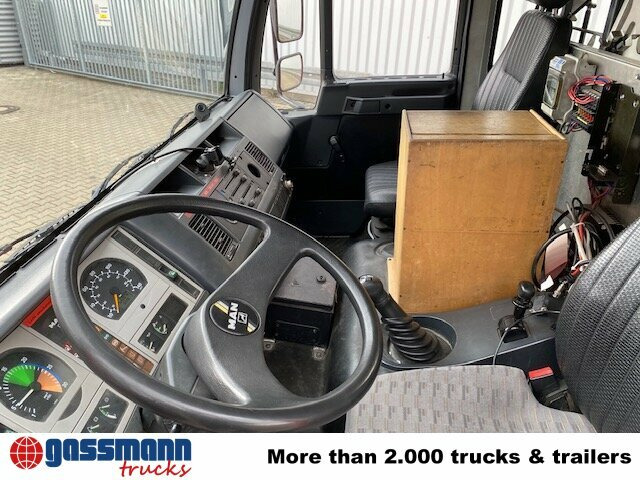 MAN 10.224 LC 4x2 BB Doka, TLF16/12, 6-Zylinder - Fire engine: picture 4 MAN 10.224 LC 4x2 BB Doka, TLF16/12, 6-Zylinder - Fire engine: picture 4