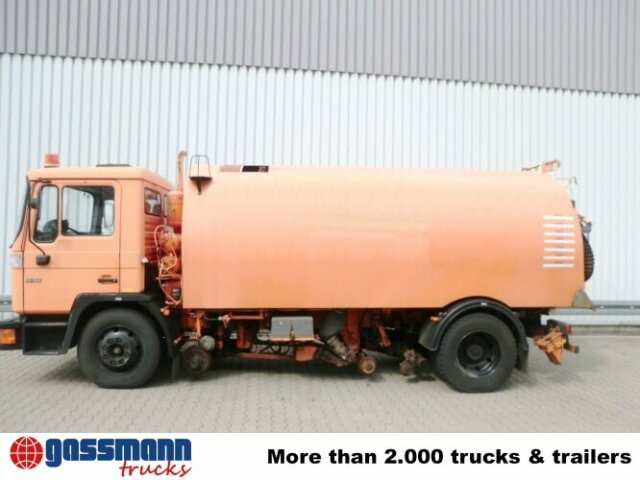 MAN M03 14.152 4x2, Schienenkehrmaschine - Road sweeper: picture 4 MAN M03 14.152 4x2, Schienenkehrmaschine - Road sweeper: picture 4