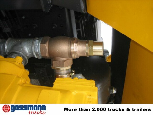 MAN TGA 26.430 6x6 - Tanker truck: picture 2 MAN TGA 26.430 6x6 - Tanker truck: picture 2