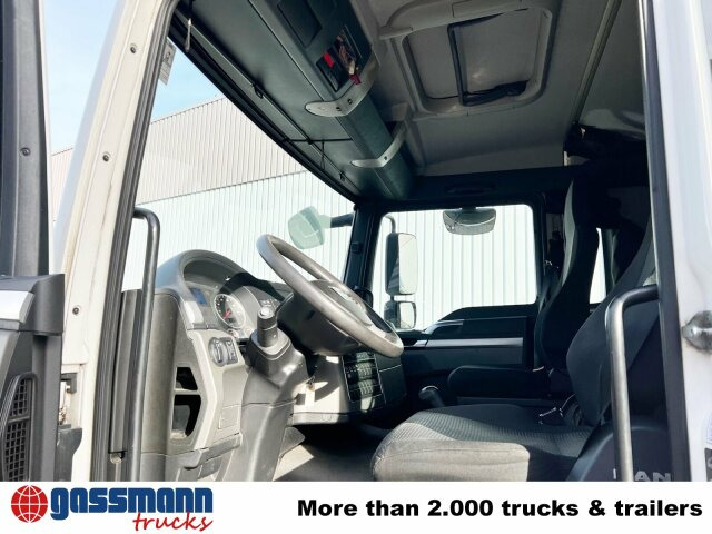MAN TGL 12.220 4X2 BL mit Dhollandia LBW - Box truck: picture 2 MAN TGL 12.220 4X2 BL mit Dhollandia LBW - Box truck: picture 2