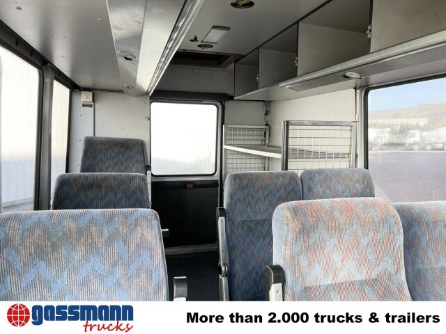 Mercedes-Benz 711 D-KA 4x2, Standklima, 11-Sitze, 2 x on stock - Minibus, People carrier: picture 5 Mercedes-Benz 711 D-KA 4x2, Standklima, 11-Sitze, 2 x on stock - Minibus, People carrier: picture 5