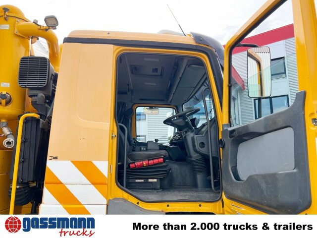 Road sweeper Mercedes-Benz Actros 3243 K 8x4/4, Müller Saug- und: picture 7