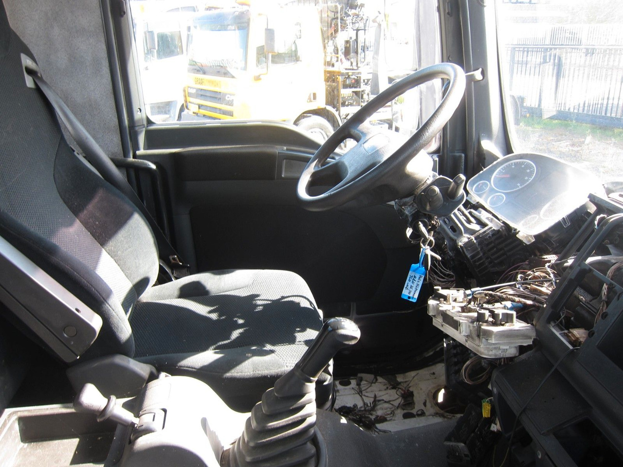 Leasing of MAN TGM 26 340 6X2*4 BL Plateau Manual MAN TGM 26 340 6X2*4 BL Plateau Manual: picture 9 Leasing of MAN TGM 26 340 6X2*4 BL Plateau Manual MAN TGM 26 340 6X2*4 BL Plateau Manual: picture 9