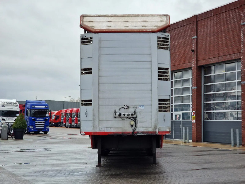 CUPPERS 3 deck livestock trailer - Water & Ventilation - Loadlift - Steering axle - Livestock semi-trailer: picture 3 CUPPERS 3 deck livestock trailer - Water & Ventilation - Loadlift - Steering axle - Livestock semi-trailer: picture 3