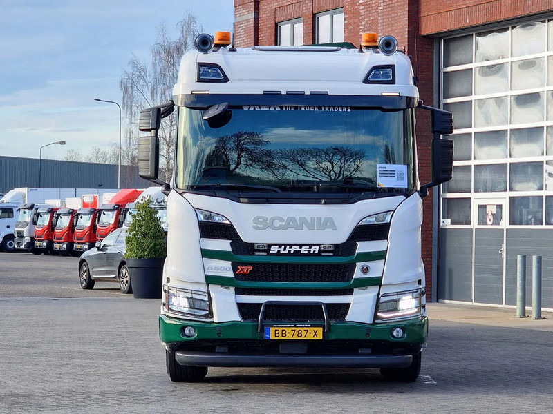 Scania G500 XT 8x4*4 - HMF 2820K Crane - AJK 20T Hooklift - Retarder - Full air - Like new - Crane truck: picture 4 Scania G500 XT 8x4*4 - HMF 2820K Crane - AJK 20T Hooklift - Retarder - Full air - Like new - Crane truck: picture 4