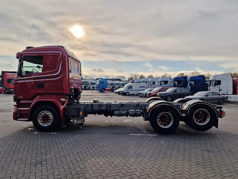 Scania R520 V8 6x2 Chassis - 4.50 WB - Euro 6 - Full air - Cab chassis truck: picture 5 Scania R520 V8 6x2 Chassis - 4.50 WB - Euro 6 - Full air - Cab chassis truck: picture 5