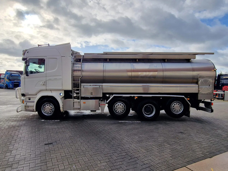 Scania R520 V8 8x2*4 - Milk tank - 19.000L - 4 compartments - Pump and counter - Retarder - Tanker truck: picture 4 Scania R520 V8 8x2*4 - Milk tank - 19.000L - 4 compartments - Pump and counter - Retarder - Tanker truck: picture 4
