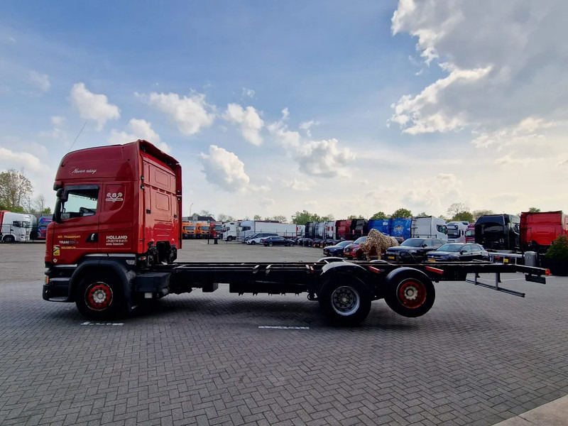 Scania R730 Topline 6x2*4 - Retarder - King of the Road - Night clima - Steering axle - Leather - Cab chassis truck: picture 4 Scania R730 Topline 6x2*4 - Retarder - King of the Road - Night clima - Steering axle - Leather - Cab chassis truck: picture 4