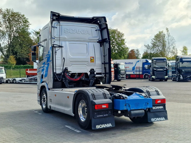 Scania R500 NGS Highline 4x2 - PTO/Hydraulic - Full air - Night Clima - Retarder - Leather - Navi - Led - Tractor unit: picture 5 Scania R500 NGS Highline 4x2 - PTO/Hydraulic - Full air - Night Clima - Retarder - Leather - Navi - Led - Tractor unit: picture 5