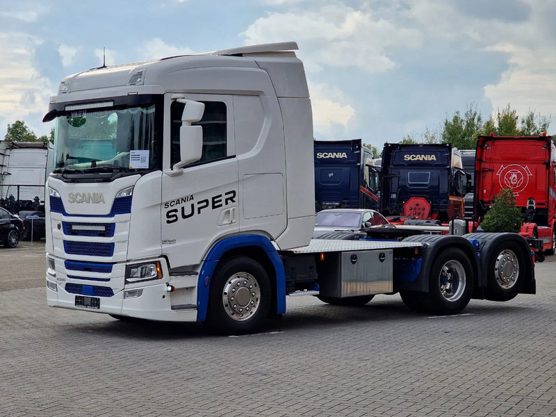 Scania R540 NGS 6x2 - Retarder - Full air - 3.95 WB - Custom interior - Tractor unit: picture 3 Scania R540 NGS 6x2 - Retarder - Full air - 3.95 WB - Custom interior - Tractor unit: picture 3