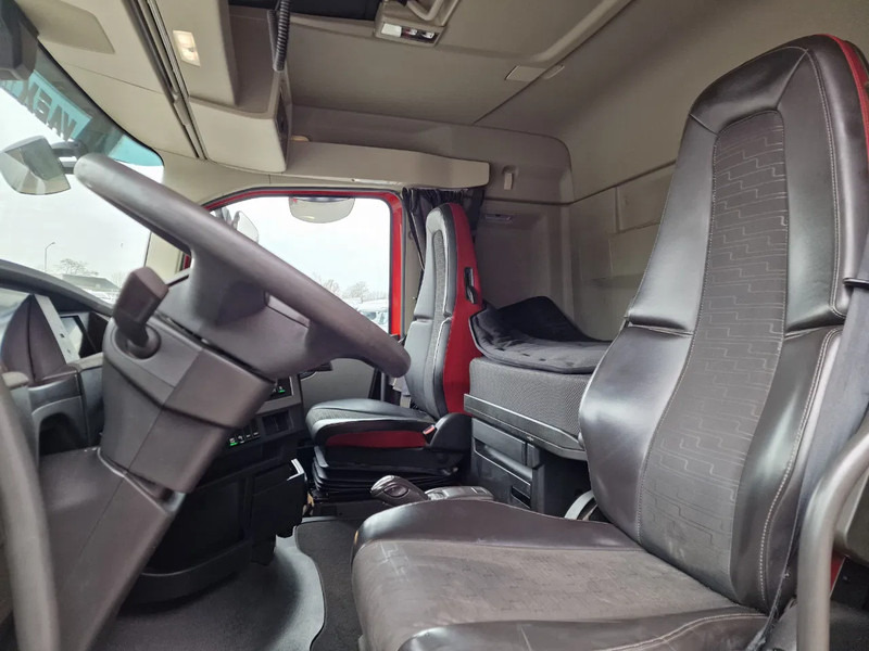 Tractor unit Volvo FH 13.500 6x2 - PTO/Hydraulic - I Save - 3.00 WB - Full air: picture 10 Tractor unit Volvo FH 13.500 6x2 - PTO/Hydraulic - I Save - 3.00 WB - Full air: picture 10