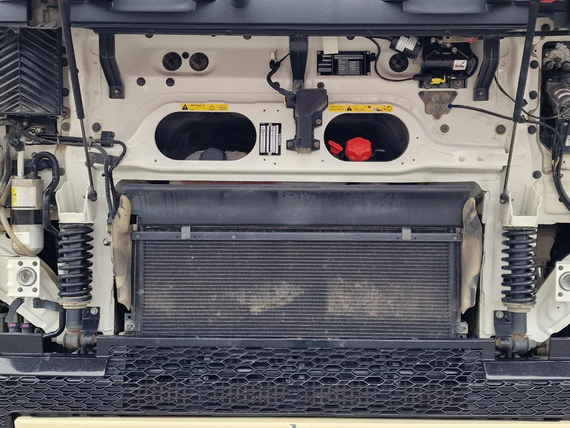 Tractor unit Volvo FH 13.500 6x2 - PTO/Hydraulic - I Save - 3.00 WB - Full air: picture 15 Tractor unit Volvo FH 13.500 6x2 - PTO/Hydraulic - I Save - 3.00 WB - Full air: picture 15