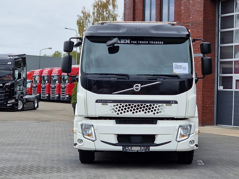 Volvo FE 6x2*4 - Electric - Demo - 32Tkm - Loading ramps - Winch - Elektrisch - Car transporter truck, Electric truck: picture 3 Volvo FE 6x2*4 - Electric - Demo - 32Tkm - Loading ramps - Winch - Elektrisch - Car transporter truck, Electric truck: picture 3