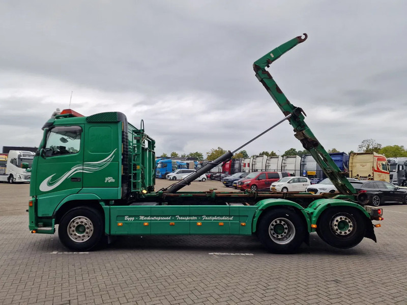 Volvo FH 13.440 6x2*4 - HIAB Hooklift 17T - Euro 5 - I shift - Steering axle - Hook lift truck: picture 4 Volvo FH 13.440 6x2*4 - HIAB Hooklift 17T - Euro 5 - I shift - Steering axle - Hook lift truck: picture 4