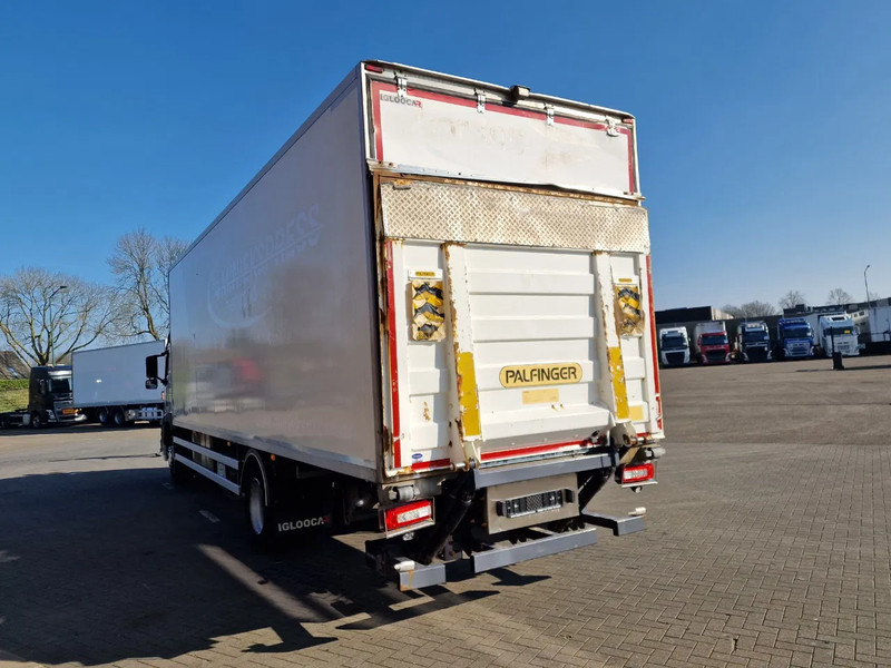 Volvo FM 330 4x2 - Carrier MT 18 Frigo - Loadlift - Full air - Sleepercab - Refrigerated truck: picture 5 Volvo FM 330 4x2 - Carrier MT 18 Frigo - Loadlift - Full air - Sleepercab - Refrigerated truck: picture 5