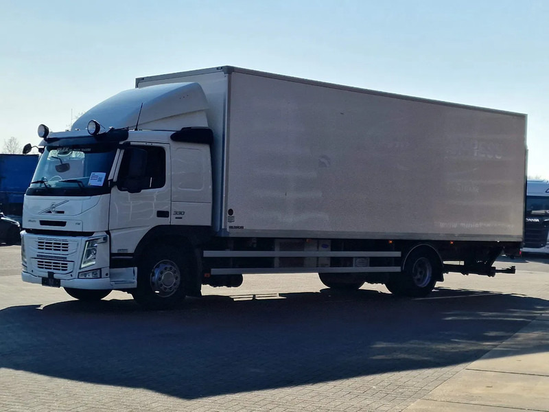Volvo FM 330 4x2 - Carrier MT 18 Frigo - Loadlift - Full air - Sleepercab - Refrigerated truck: picture 3 Volvo FM 330 4x2 - Carrier MT 18 Frigo - Loadlift - Full air - Sleepercab - Refrigerated truck: picture 3