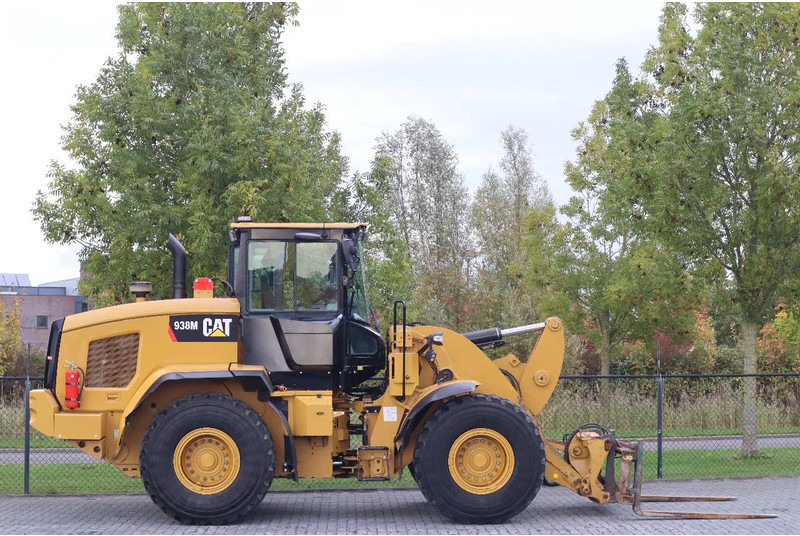 Caterpillar 938 M | 2X BUCKET | JIB | FORKS | BSS | GOOD CONDITION - Wheel loader: picture 4 Caterpillar 938 M | 2X BUCKET | JIB | FORKS | BSS | GOOD CONDITION - Wheel loader: picture 4