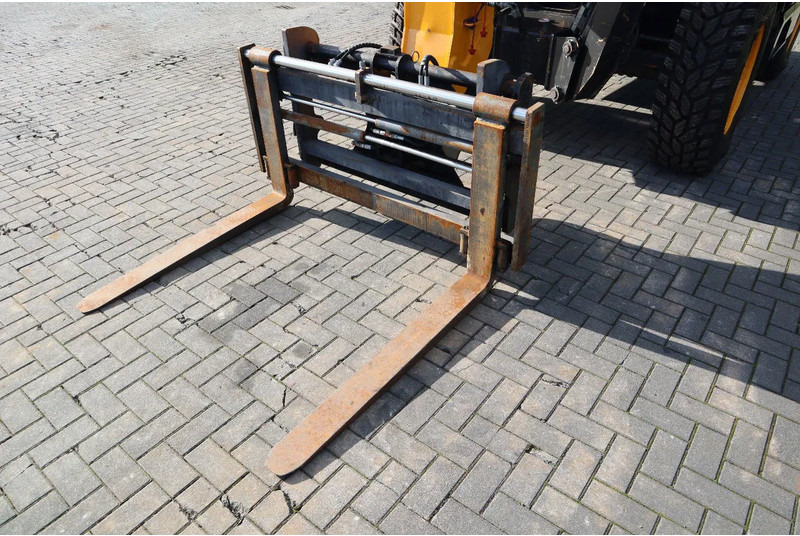 Telescopic handler Dieci ICARUS 40.17 | HYDR. FORKS | AIRCO: picture 10