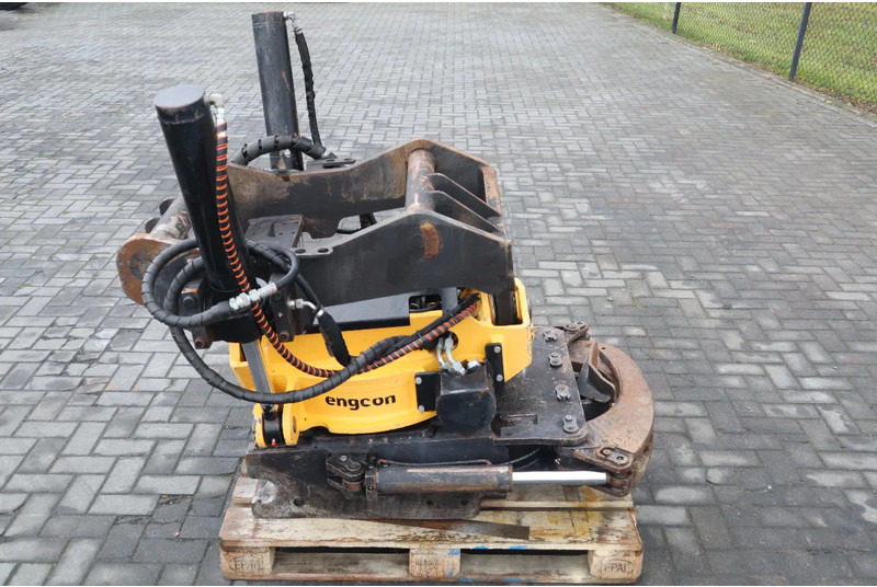 Engcon S80 | KM80 | GRIPPER | AUX HYDR. | GOOD CONDITION - Tiltrotator for Construction machinery: picture 4 Engcon S80 | KM80 | GRIPPER | AUX HYDR. | GOOD CONDITION - Tiltrotator for Construction machinery: picture 4