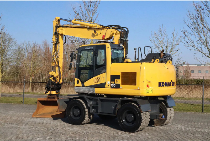 Komatsu PW160-11 | ENGCON TILTROTATOR | BUCKET | TRAILER HYDR. - Wheel excavator: picture 3 Komatsu PW160-11 | ENGCON TILTROTATOR | BUCKET | TRAILER HYDR. - Wheel excavator: picture 3