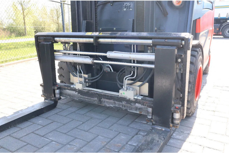 Electric forklift Linde E35 HL-01 | SIDESHIFT | POSITIONERS | LOW HOURS: picture 11 Electric forklift Linde E35 HL-01 | SIDESHIFT | POSITIONERS | LOW HOURS: picture 11
