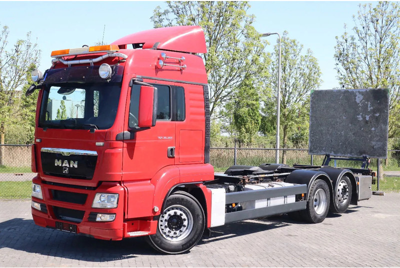 MAN TGS 26.360 | 6X2 | BDF | ONLY 80.000 KM! | EURO 5 - Cab chassis truck: picture 1 MAN TGS 26.360 | 6X2 | BDF | ONLY 80.000 KM! | EURO 5 - Cab chassis truck: picture 1