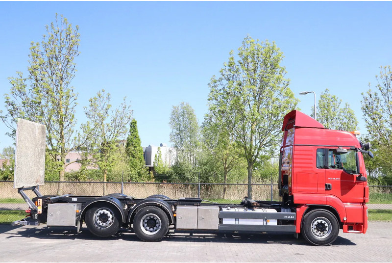 MAN TGS 26.360 | 6X2 | BDF | ONLY 80.000 KM! | EURO 5 - Container transporter/ Swap body truck: picture 3 MAN TGS 26.360 | 6X2 | BDF | ONLY 80.000 KM! | EURO 5 - Container transporter/ Swap body truck: picture 3