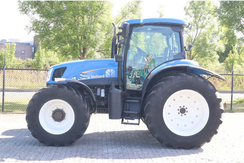 New Holland TS135A | 40 KM/H | 4X4 | SUPERSTEER - Farm tractor: picture 2 New Holland TS135A | 40 KM/H | 4X4 | SUPERSTEER - Farm tractor: picture 2