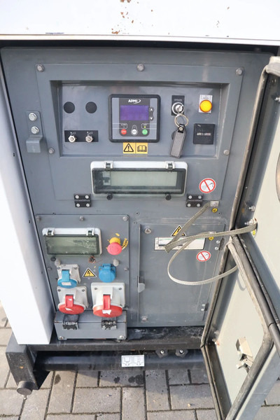 Generator set SDMO R44C3 | 44 KVA | GOOD WORKING: picture 7