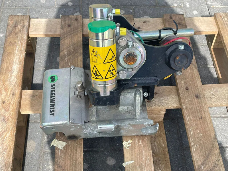 STEELWRIST TMX S30 -180HA | TILT QUICKCOUPLER | TILTING COUPLER | NEW - Tiltrotator for Construction machinery: picture 2 STEELWRIST TMX S30 -180HA | TILT QUICKCOUPLER | TILTING COUPLER | NEW - Tiltrotator for Construction machinery: picture 2