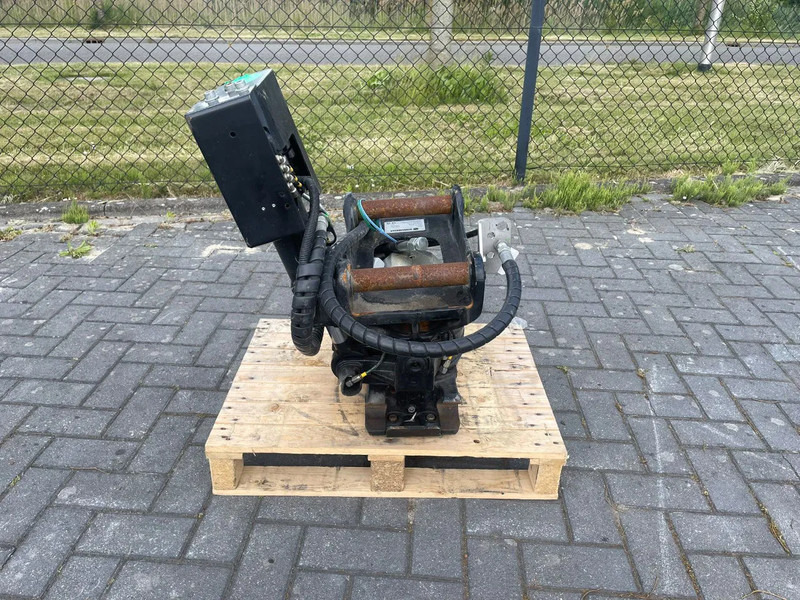 STEELWRIST X06 S40 | TILT ROTATOR | VLS | FPL | RF | NEW / UNUSED - Tiltrotator for Construction machinery: picture 2 STEELWRIST X06 S40 | TILT ROTATOR | VLS | FPL | RF | NEW / UNUSED - Tiltrotator for Construction machinery: picture 2
