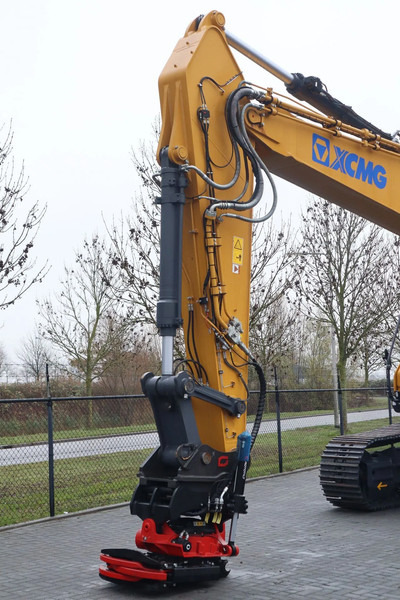 Crawler excavator XCMG XE300E | ROTOTILT R8 | CE | CUMMINS STAGE V | FULL OPTION: picture 11 Crawler excavator XCMG XE300E | ROTOTILT R8 | CE | CUMMINS STAGE V | FULL OPTION: picture 11