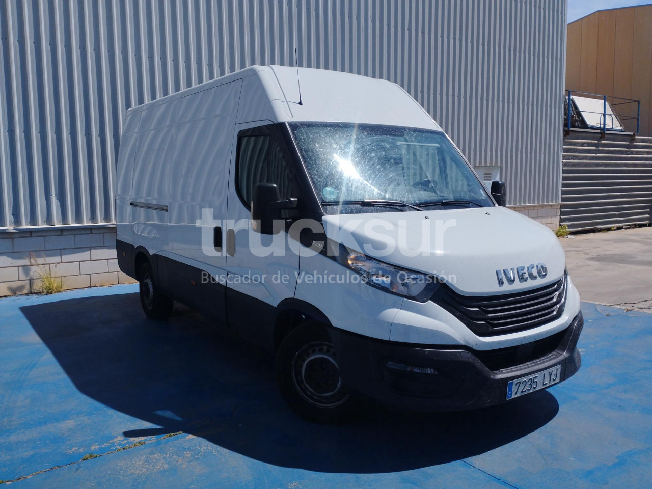 IVECO DAILY 35S16 F 12M3 - Closed box van: picture 2 IVECO DAILY 35S16 F 12M3 - Closed box van: picture 2