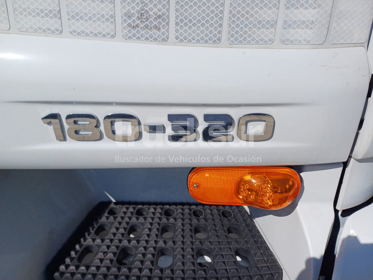 IVECO EUROCARGO ML 180E32/FP - Refrigerated truck: picture 4 IVECO EUROCARGO ML 180E32/FP - Refrigerated truck: picture 4