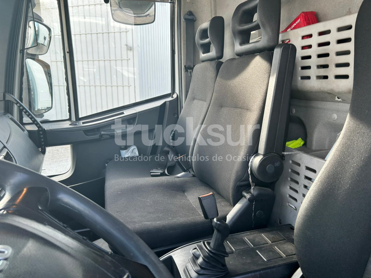 IVECO EUROCARGO ML160-250 - Curtain side truck: picture 5 IVECO EUROCARGO ML160-250 - Curtain side truck: picture 5