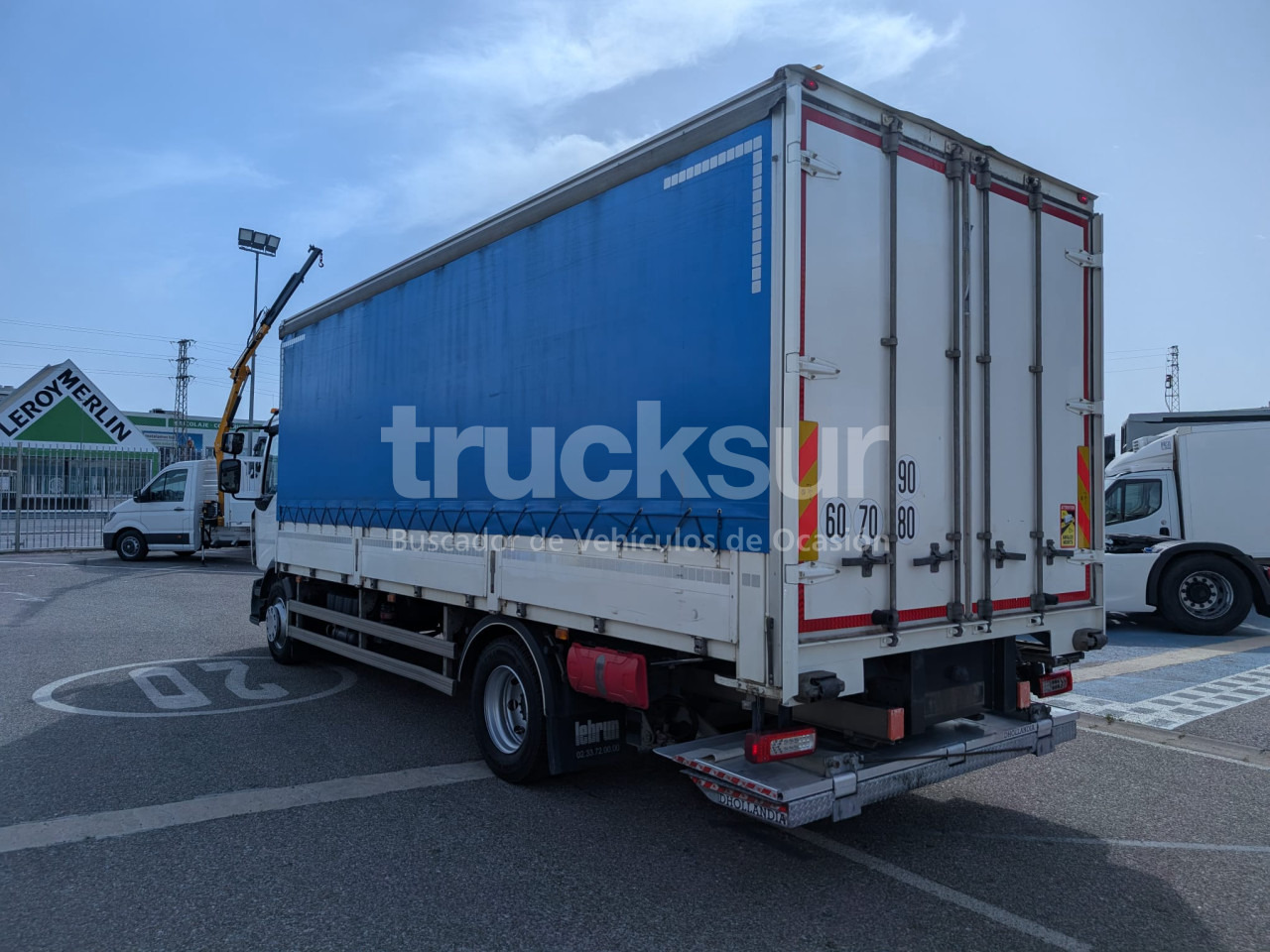 RENAULT D240.12 - Curtain side truck: picture 4 RENAULT D240.12 - Curtain side truck: picture 4