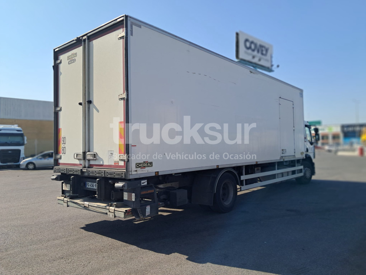 RENAULT D320.18 - Refrigerated truck: picture 3 RENAULT D320.18 - Refrigerated truck: picture 3