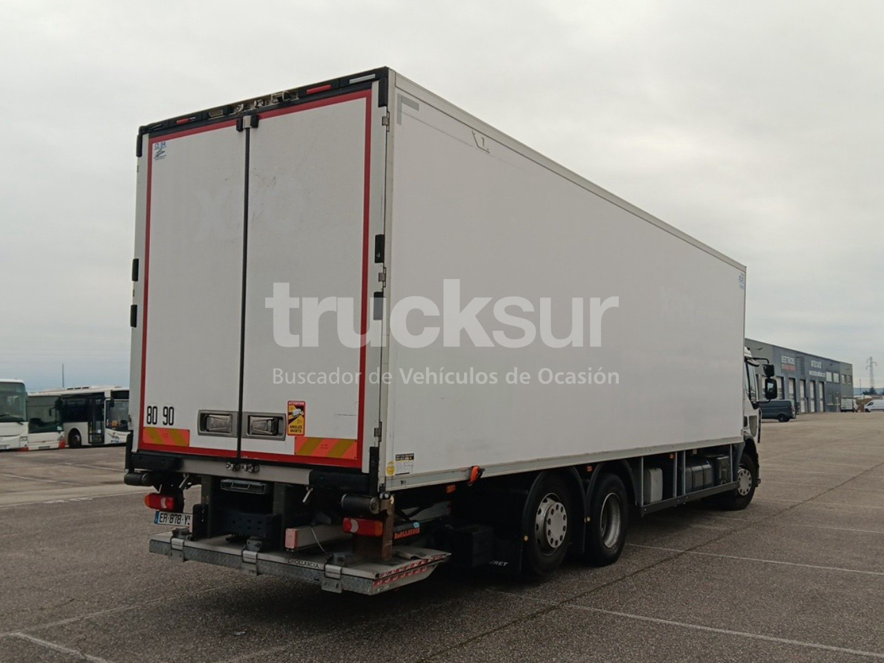 RENAULT D320 ejes 6x2*4 - Refrigerated truck: picture 5 RENAULT D320 ejes 6x2*4 - Refrigerated truck: picture 5
